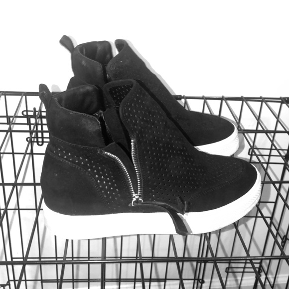 Steve Madden Shoes - Steve Madden black and white high tops